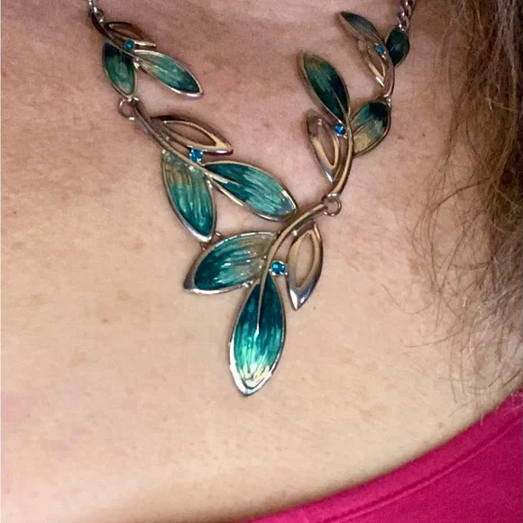 Silver Tone Necklace w/Blue Rhinestones Elegant Teal Flecked Leaf Short- Vintage - Picture 13 of 16